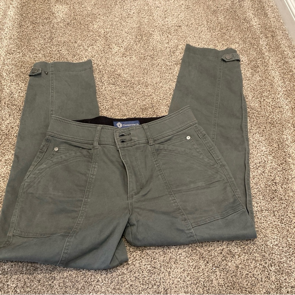 Democracy “Ab"solution Utility Pants 4 High Rise Tapered Leg Snap Hem Green Crop